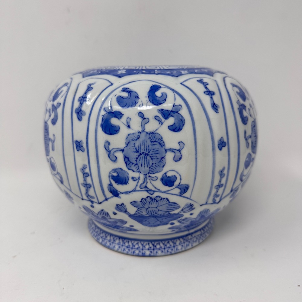 Blue & White Chinoiserie Porcelain Ginger Jar Floral Motif
